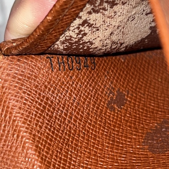 Authentic - Louis Vuitton - Elise TriFold Wallet - Picture 7 of 13